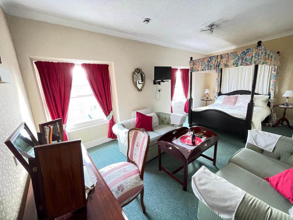 Bed and Breakfast White Court Лландидно Экстерьер фото