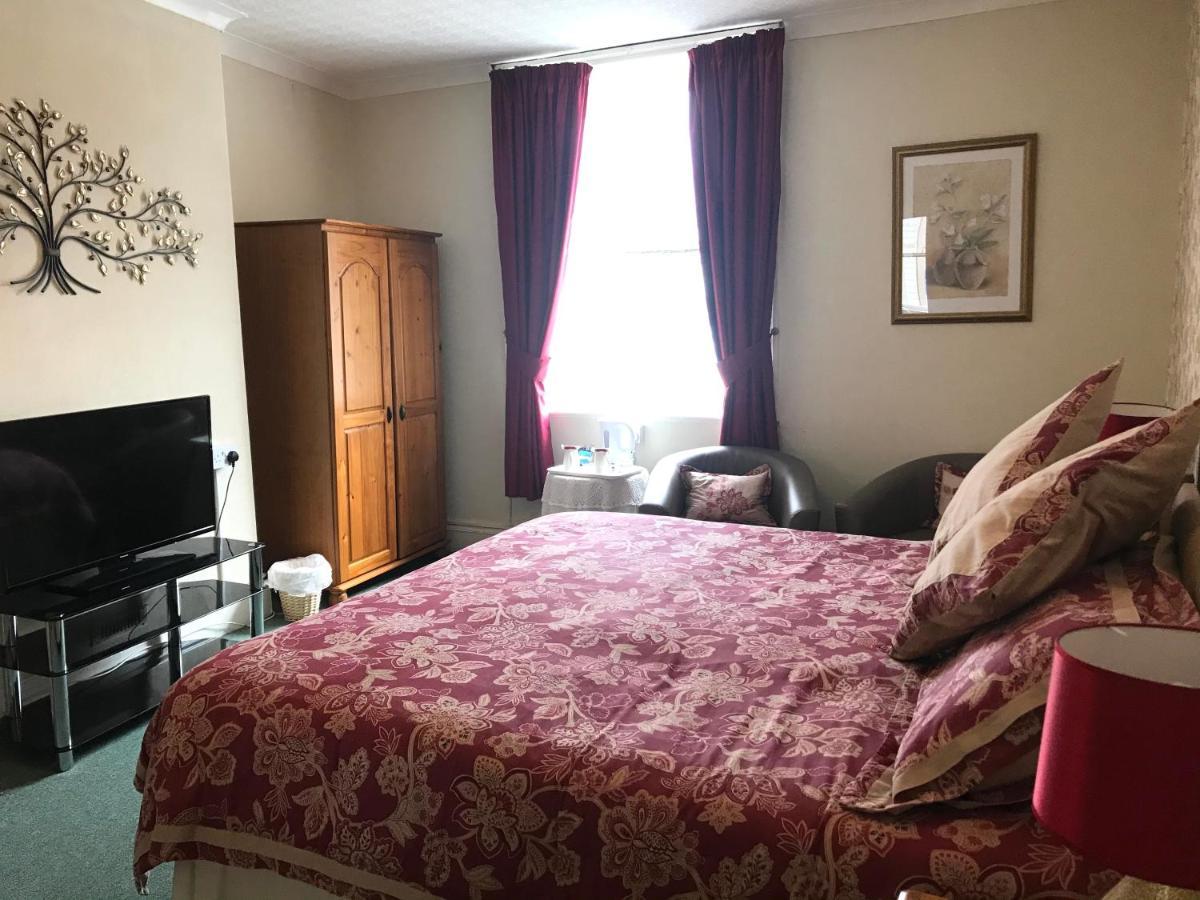 Bed and Breakfast White Court Лландидно Экстерьер фото