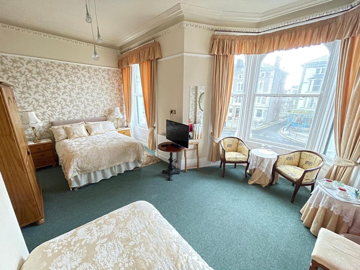 Bed and Breakfast White Court Лландидно Экстерьер фото