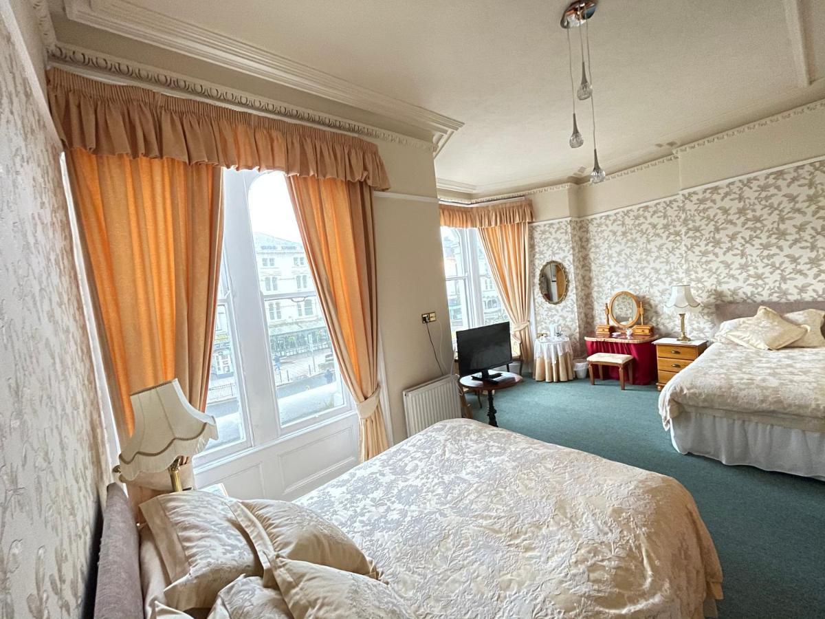 Bed and Breakfast White Court Лландидно Экстерьер фото